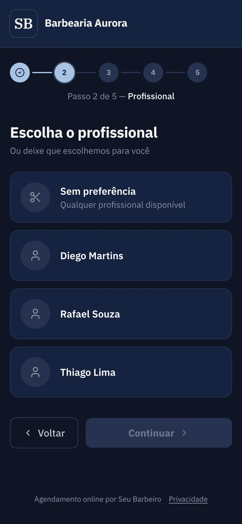 Cliente escolhendo o profissional no agendamento online